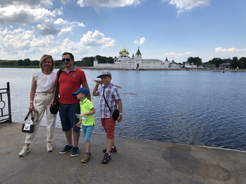 На берегу р. Костромы